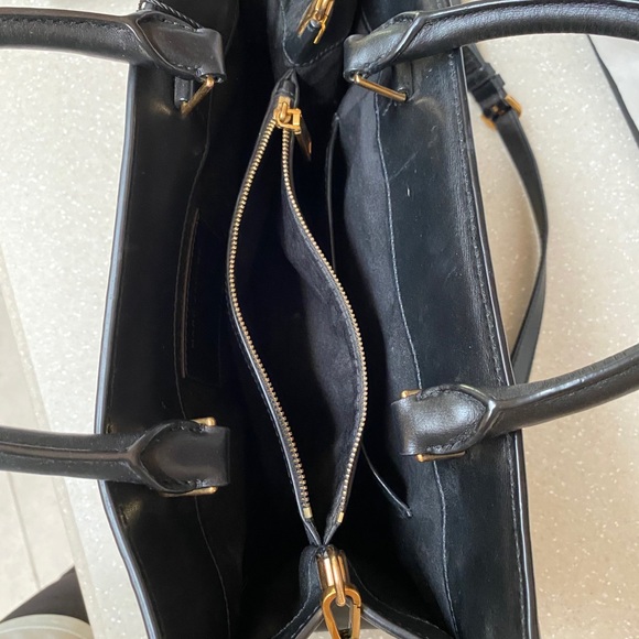 MARC JACOBS LEATHER BLACK BAG with Shoulder Strap - Picture 10 of 11